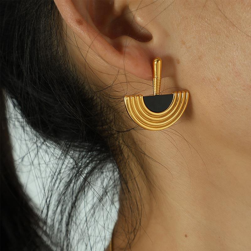 Ridged Semi Circle Drop Earring in Gold