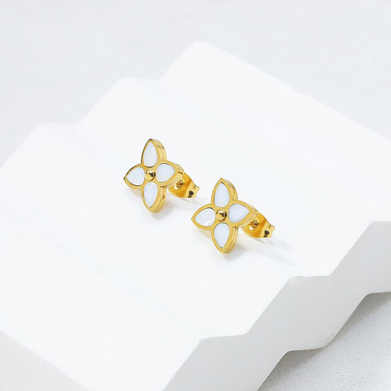 Four Leaf Flower Earring in Gold