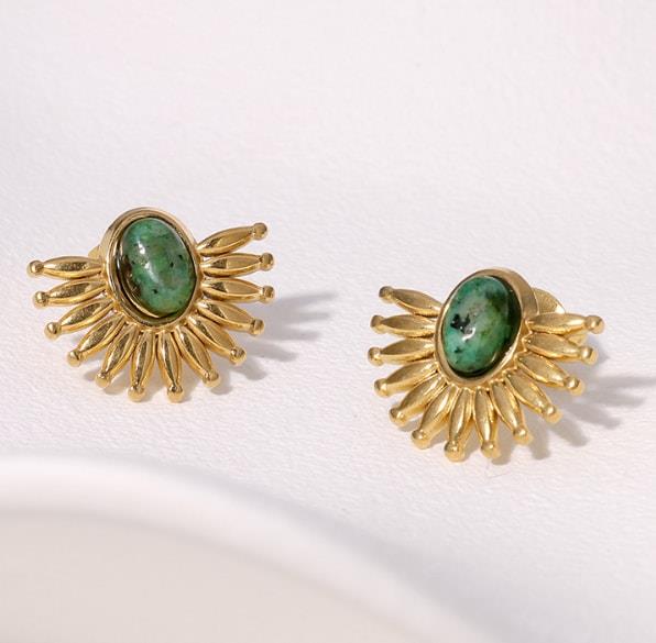 Natural Stone Splay Earring in Green & Gold