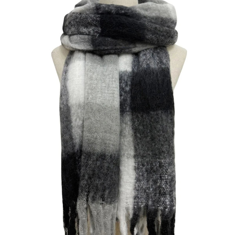 Black & White Print Wool Tassel Scarf