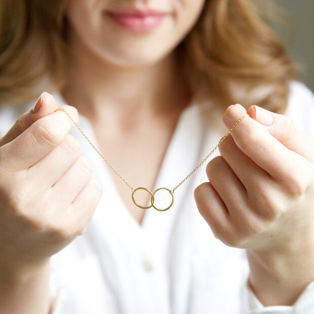 Brushed Interlocking Hoop Necklace in Gold